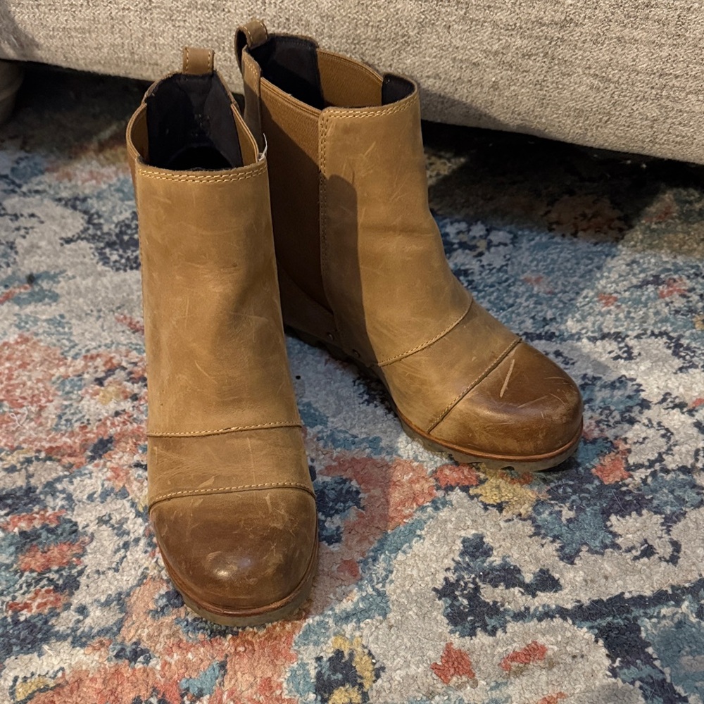 Sorel Tan and Brown Ankle Booties